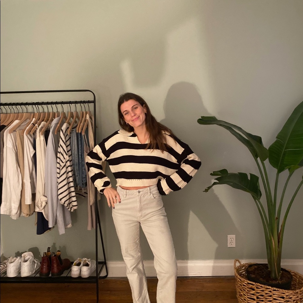 Striped sweater with small collar